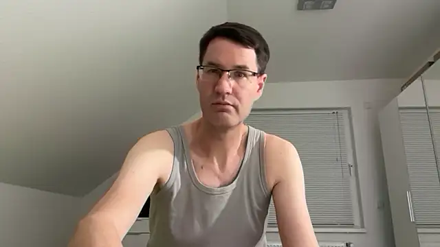 Snapshot of zxzx_cam1 chatting on February 2026 10:50:02 PM zxzx cam1 online show from February 2026 10:50:02 PM