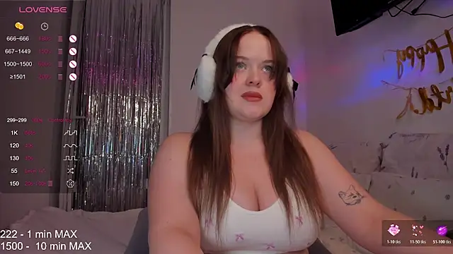 Snapshot of HANNA_MONTANAS chatting on December 2025 05:56:02 PM HANNA MONTANAS online show from December 2025 05:56:02 PM