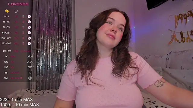 Snapshot of HANNA_MONTANAS chatting on December 2025 05:01:01 PM HANNA MONTANAS online show from December 2025 05:01:01 PM