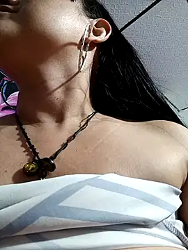 Snapshot of alondraabrown chatting on November 2025 03:38:02 AM alondraabrown online show from November 2025 03:38:02 AM