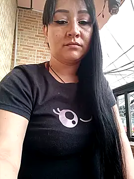 Snapshot of alondraabrown chatting on October 2025 09:43:02 PM alondraabrown online show from October 2025 09:43:02 PM