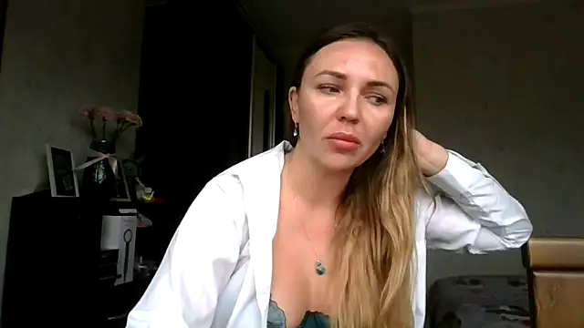 AngelinaLove28 online show from November 2025 07:34:01 AM