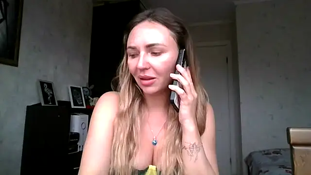 AngelinaLove28 online show from October 2025 07:18:01 AM