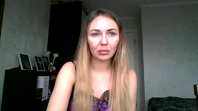 AngelinaLove28 online show from November 2025 06:56:02 AM