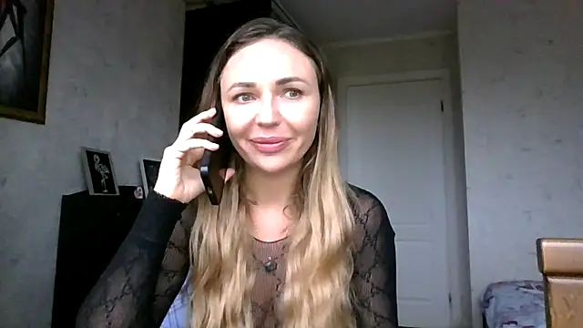 AngelinaLove28 online show from October 2025 06:12:02 AM