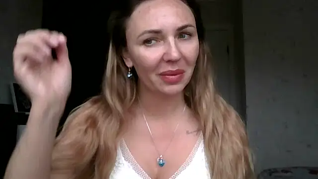 AngelinaLove28 online show from October 2025 07:31:01 AM