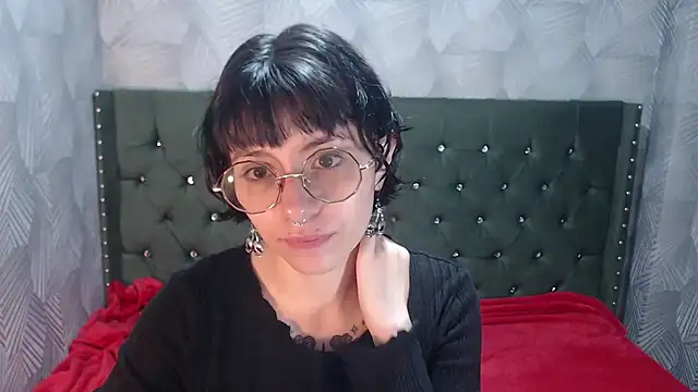 charlottemoonxz online show from November 2025 12:31:01 PM