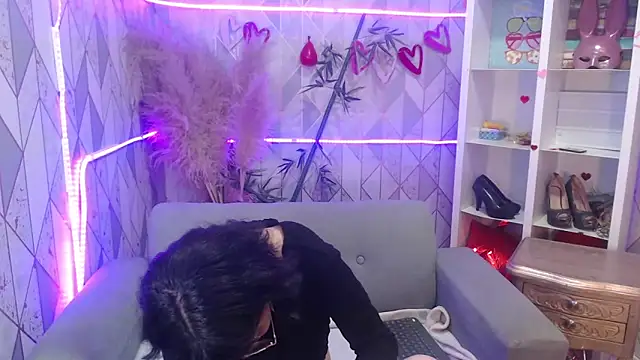 charlottemoonxz online show from September 2025 06:54:02 PM