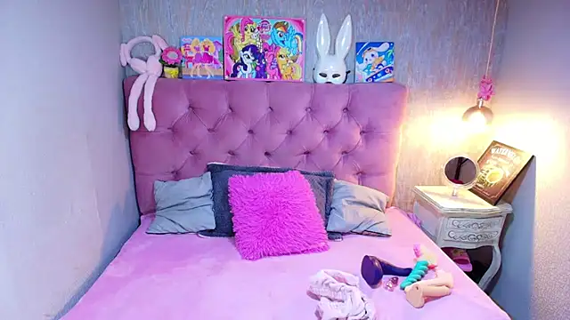 charlottemoonxz online show from February 2026 06:52:02 PM