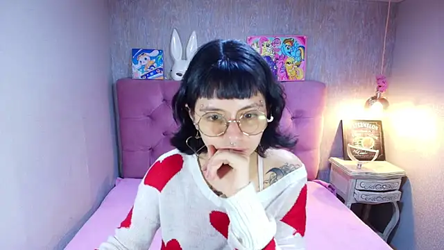 Snapshot of charlottemoonxz chatting on May 2026 05:55:01 PM charlottemoonxz online show from May 2026 05:55:01 PM