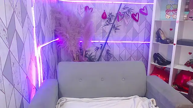 charlottemoonxz online show from September 2025 08:57:01 PM