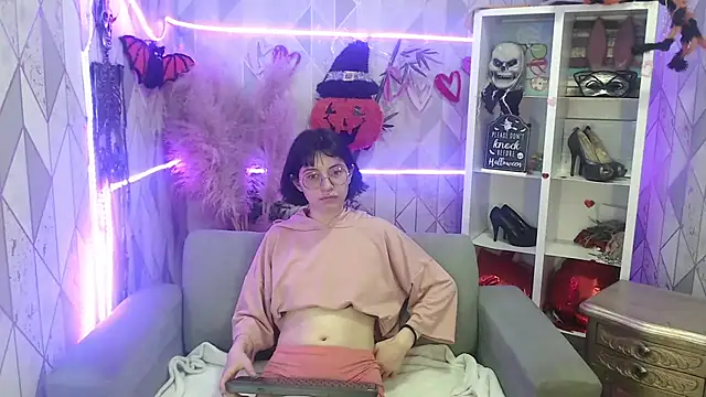 charlottemoonxz online show from October 2025 05:56:01 PM