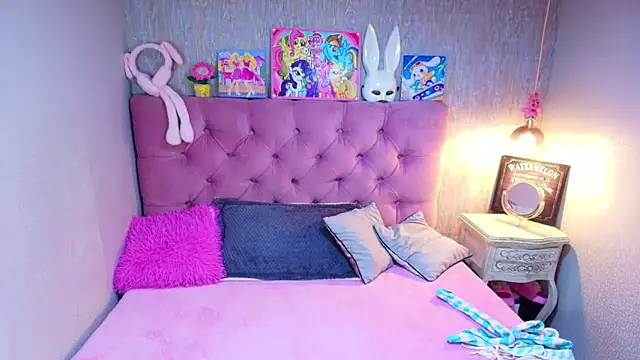 charlottemoonxz online show from February 2026 06:54:01 PM