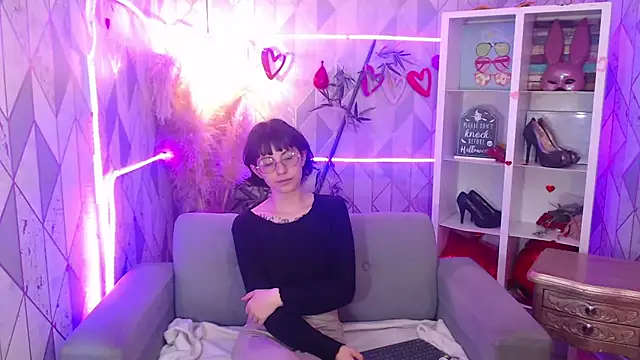 charlottemoonxz online show from November 2025 07:40:01 PM