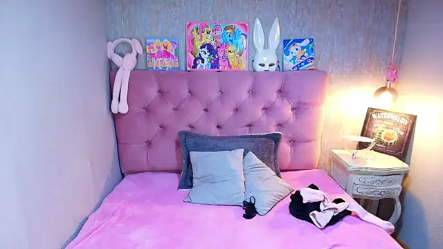 charlottemoonxz online show from March 2026 06:42:02 PM