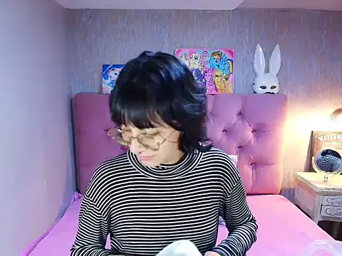 Snapshot of charlottemoonxz chatting on April 2026 06:09:02 PM charlottemoonxz online show from April 2026 06:09:02 PM