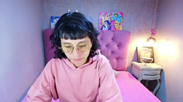 Snapshot of charlottemoonxz chatting on May 2026 06:41:02 PM charlottemoonxz online show from May 2026 06:41:02 PM