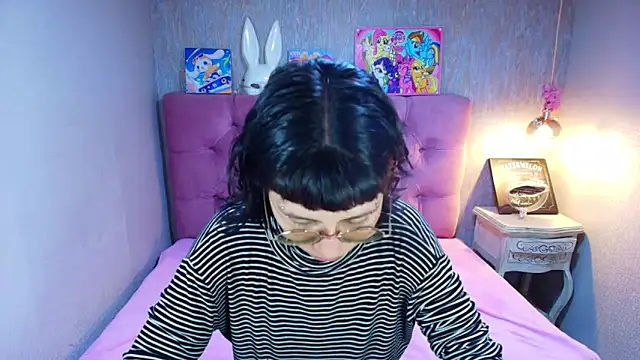 Snapshot of charlottemoonxz chatting on May 2026 06:06:02 PM charlottemoonxz online show from May 2026 06:06:02 PM