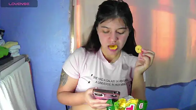 lynieh- online show from October 2025 08:54:02 PM