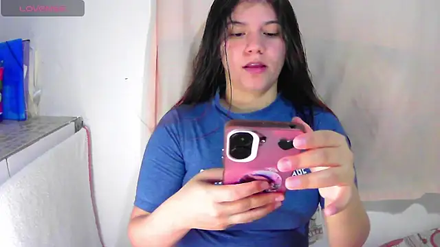 lynieh- online show from December 2025 08:52:01 PM