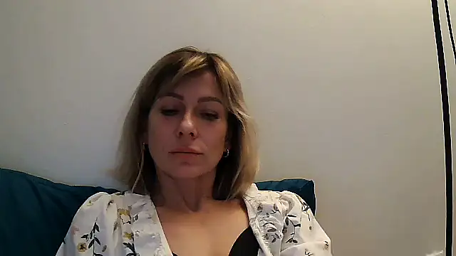 anechka1 online show from December 2025 09:15:02 PM