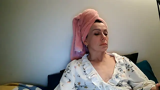 Snapshot of anechka1 chatting on June 2026 02:39:01 AM anechka1 online show from June 2026 02:39:01 AM