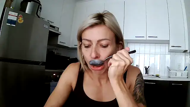 anechka1 online show from September 2025 01:45:02 PM
