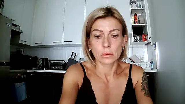 anechka1 online show from September 2025 01:32:02 PM