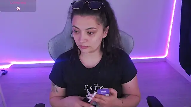 LuciaLoca online show from April 2026 03:04:01 PM