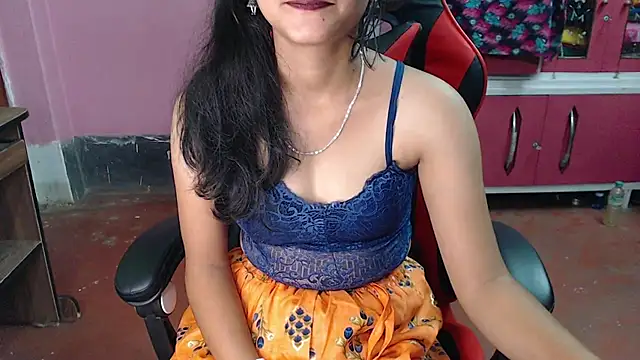 Snapshot of Angel_Alison_ chatting on February 2025 09:37:02 PM Angel Alison  online show from February 2025 09:37:02 PM