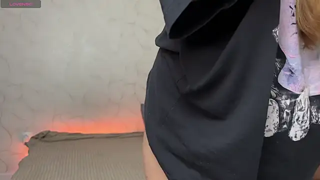 Snapshot of Vibe_to_night chatting on November 2025 10:37:01 AM Vibe to night online show from November 2025 10:37:01 AM