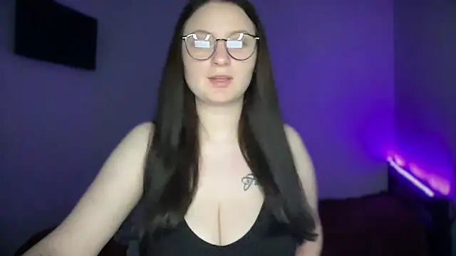 LocaAlis online show from November 2025 05:01:02 PM