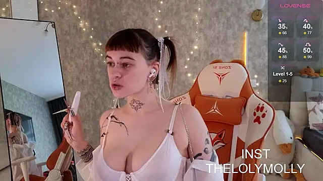 LolyMolli online show from October 2025 11:11:02 AM
