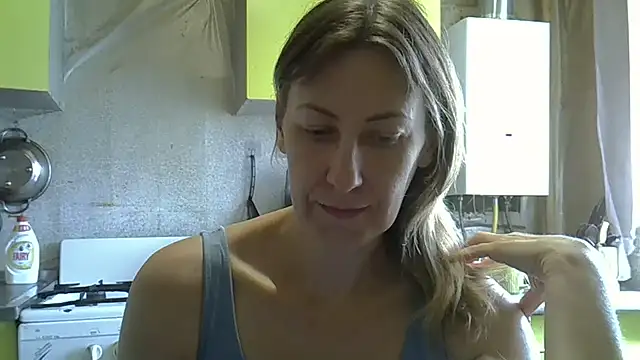 Snapshot of AshleyXHoney chatting on June 2026 08:20:01 AM AshleyXHoney online show from June 2026 08:20:01 AM