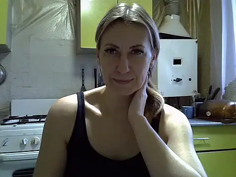 Snapshot of AshleyXHoney chatting on December 2025 07:18:02 AM AshleyXHoney online show from December 2025 07:18:02 AM