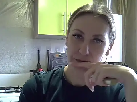 Snapshot of AshleyXHoney chatting on February 2026 06:36:02 AM AshleyXHoney online show from February 2026 06:36:02 AM