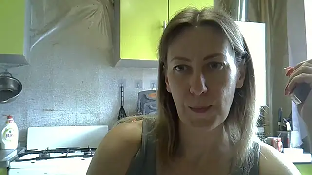 Snapshot of AshleyXHoney chatting on June 2026 07:40:02 AM AshleyXHoney online show from June 2026 07:40:02 AM