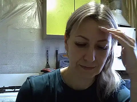 Snapshot of AshleyXHoney chatting on October 2025 07:08:01 AM AshleyXHoney online show from October 2025 07:08:01 AM