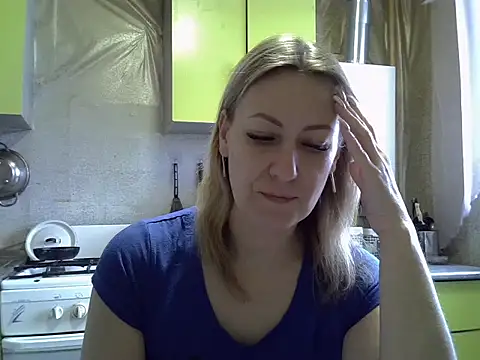 Snapshot of AshleyXHoney chatting on January 2026 07:04:01 AM AshleyXHoney online show from January 2026 07:04:01 AM