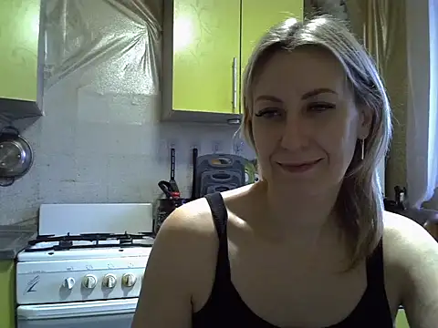 Snapshot of AshleyXHoney chatting on November 2025 06:58:01 AM AshleyXHoney online show from November 2025 06:58:01 AM