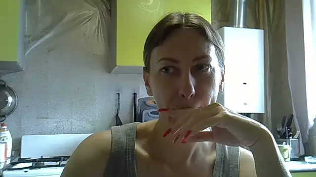 Snapshot of AshleyXHoney chatting on June 2026 06:41:02 AM AshleyXHoney online show from June 2026 06:41:02 AM