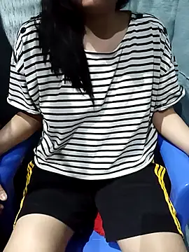 Snapshot of ladygmusic chatting on April 2026 05:37:01 AM ladygmusic online show from April 2026 05:37:01 AM