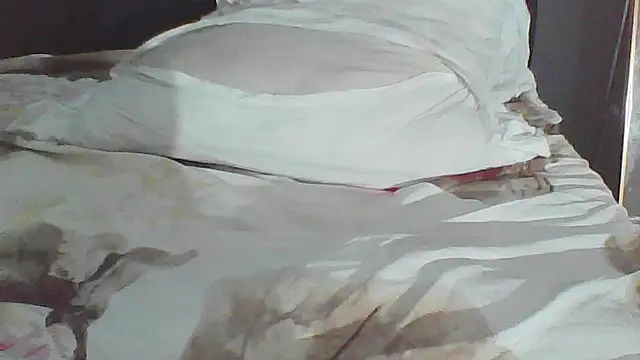 julietunderwoood online show from March 2026 04:30:02 PM