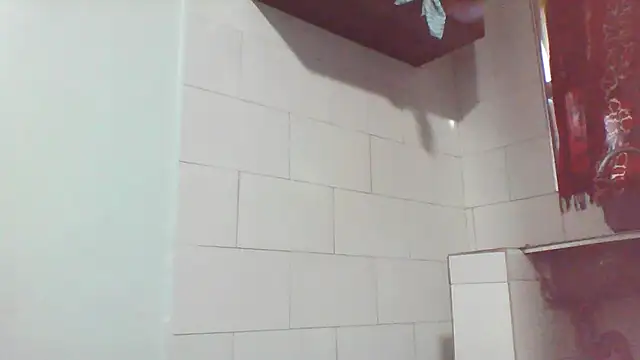 julietunderwoood online show from April 2026 04:18:01 AM