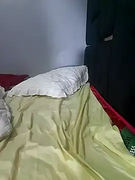 julietunderwoood online show from February 2026 08:05:02 PM