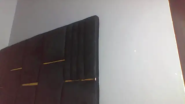 julietunderwoood online show from March 2026 05:13:01 PM