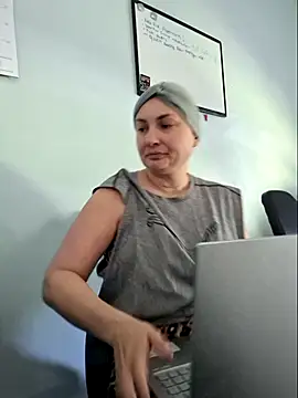 MilfyMrsRobinson online show from May 2026 01:49:02 PM