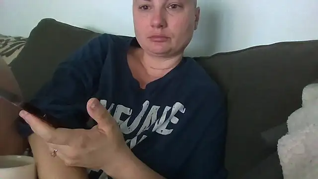 MilfyMrsRobinson online show from June 2026 01:44:02 PM