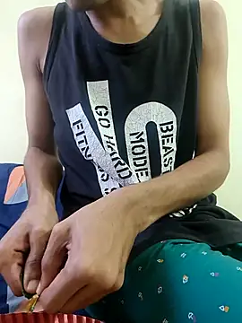 Snapshot of yashzae chatting on September 2025 12:22:01 PM yashzae online show from September 2025 12:22:01 PM