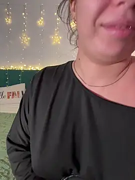 KimArts online show from November 2025 09:08:01 PM